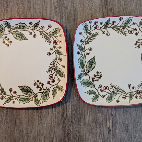 InHomeStylez Christmas Holly Berry Etched Square Dinner Plates (2) - Picture 3 of 16